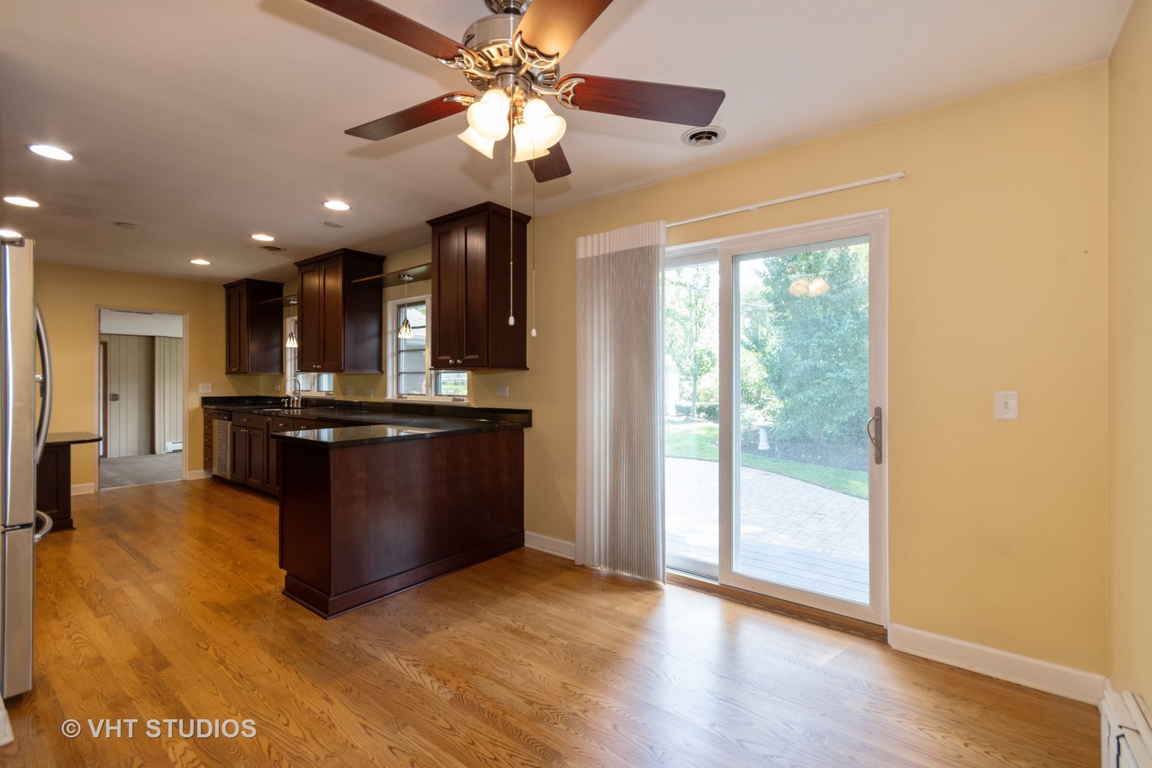 410 Prairie Avenue Naperville, IL 60540 - Photo 10 of 22