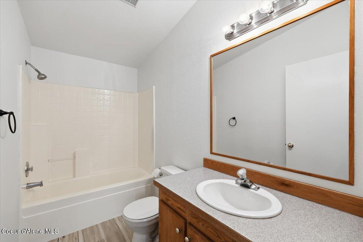 24401 North Grouse Road Rathdrum, ID 83858 - Photo 22 of 45 22-Guest Bathroom