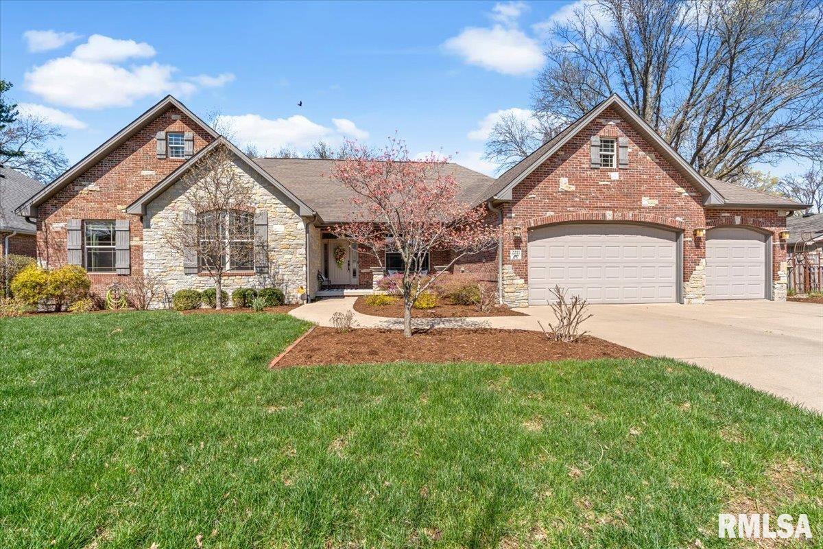 2211 Wydown Avenue Springfield, IL 62704 - Photo 1 of 48