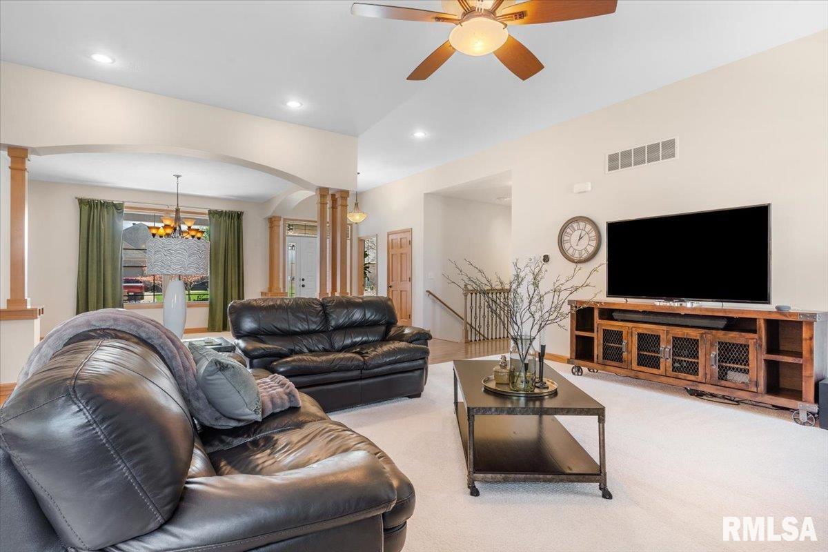 2211 Wydown Avenue Springfield, IL 62704 - Photo 12 of 48