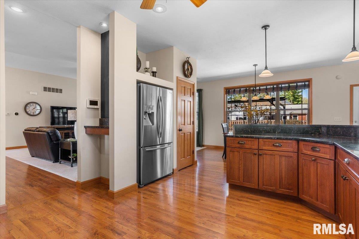 2211 Wydown Avenue Springfield, IL 62704 - Photo 19 of 48