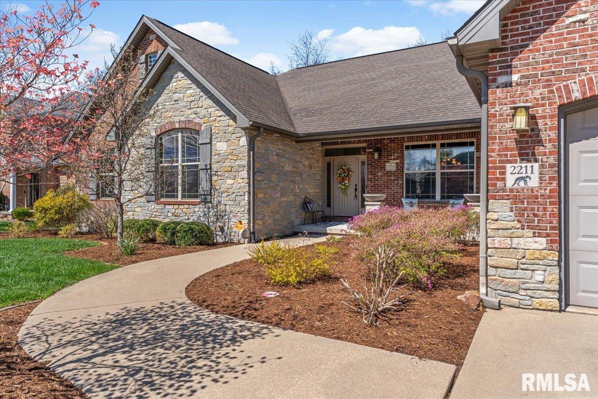 2211 Wydown Avenue Springfield, IL 62704 - Photo 3 of 48