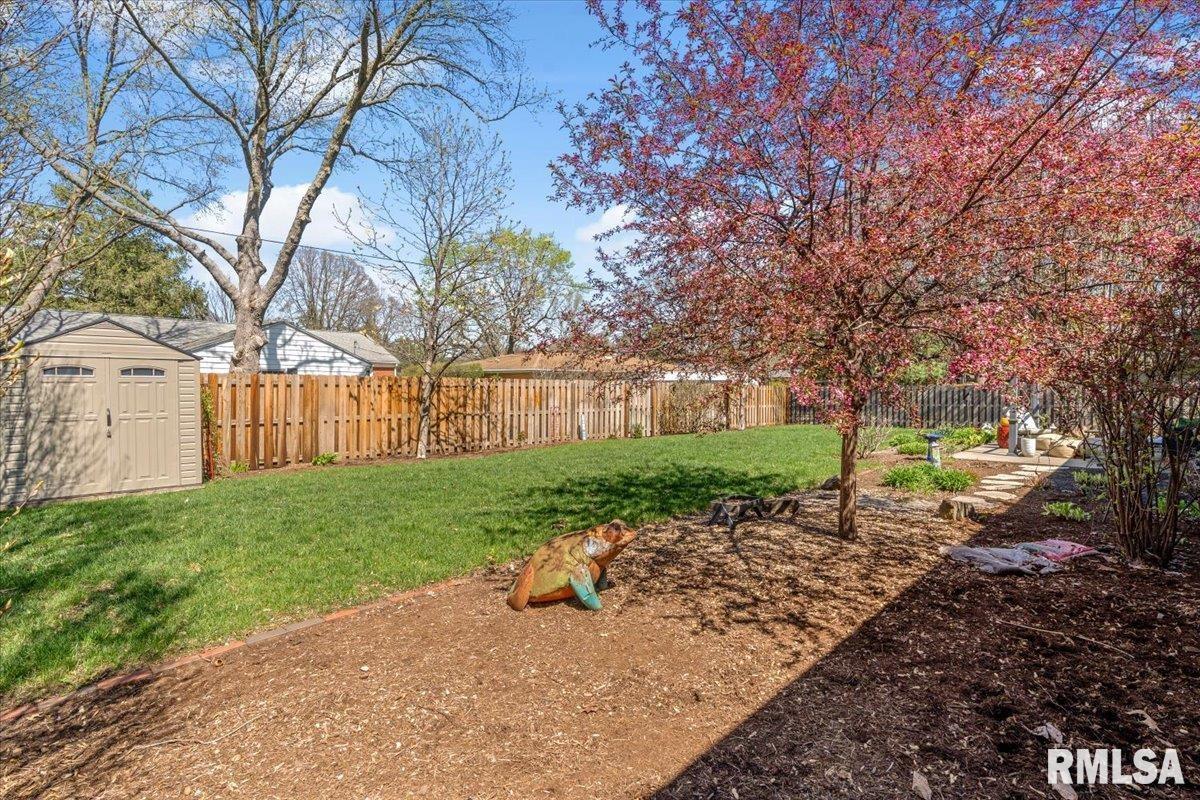 2211 Wydown Avenue Springfield, IL 62704 - Photo 44 of 48