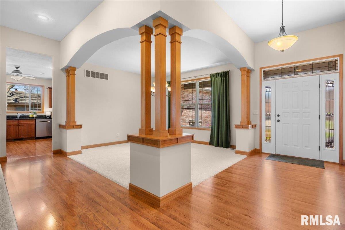 2211 Wydown Avenue Springfield, IL 62704 - Photo 8 of 48