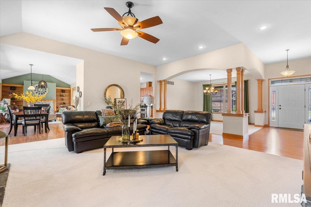 2211 Wydown Avenue Springfield, IL 62704 - Photo 10 of 48