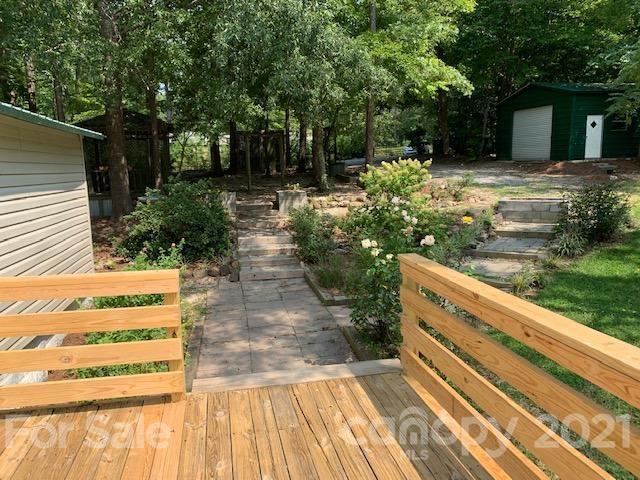 422 Ewaldz Road Blacksburg, SC 29702 - Photo 6 of 15 a view of a house with a yard
