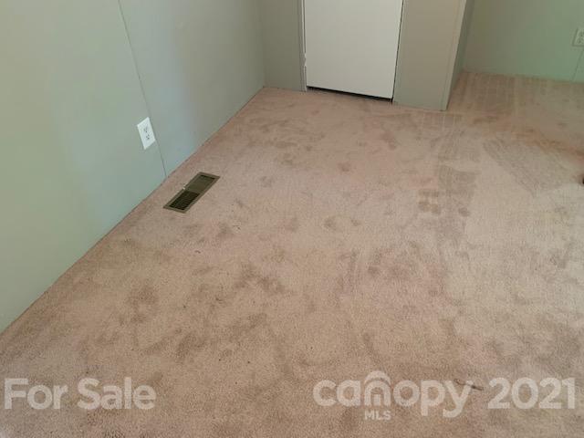 422 Ewaldz Road Blacksburg, SC 29702 - Photo 9 of 15 a view of a room