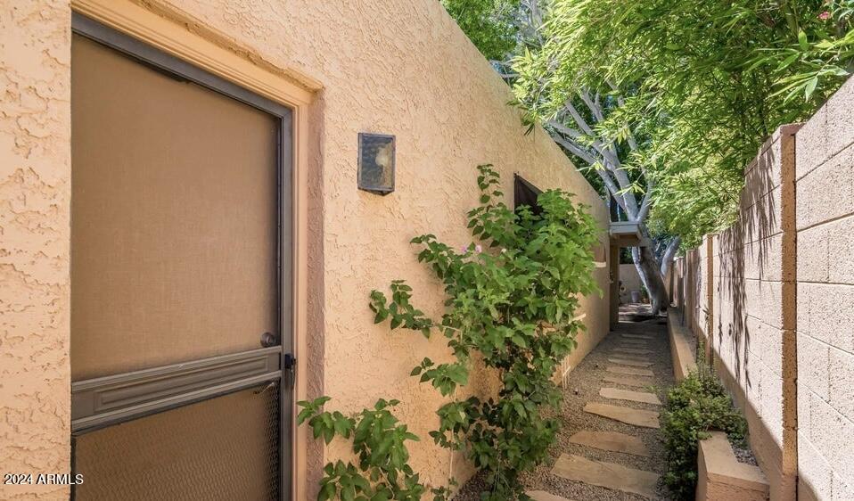 10606 North 8th Street Phoenix, AZ 85020 - Photo 25 of 25 a couple of flower plants in front of door