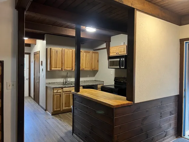 $3,500 | 888 Salem Street, Groveland, MA 01834