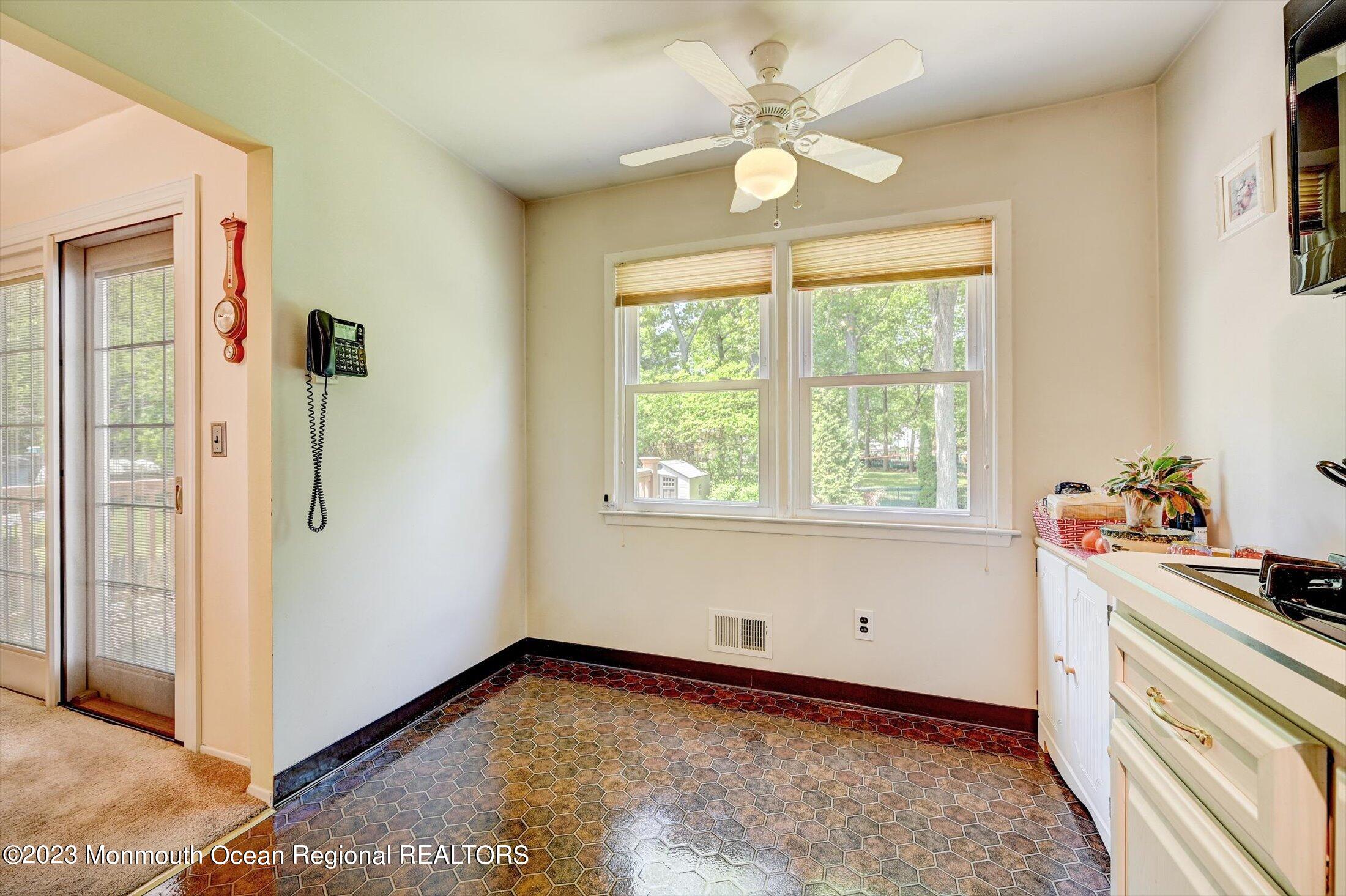 10 Iris Drive Jackson, NJ 08527 - Photo 14 of 39 12-38116556