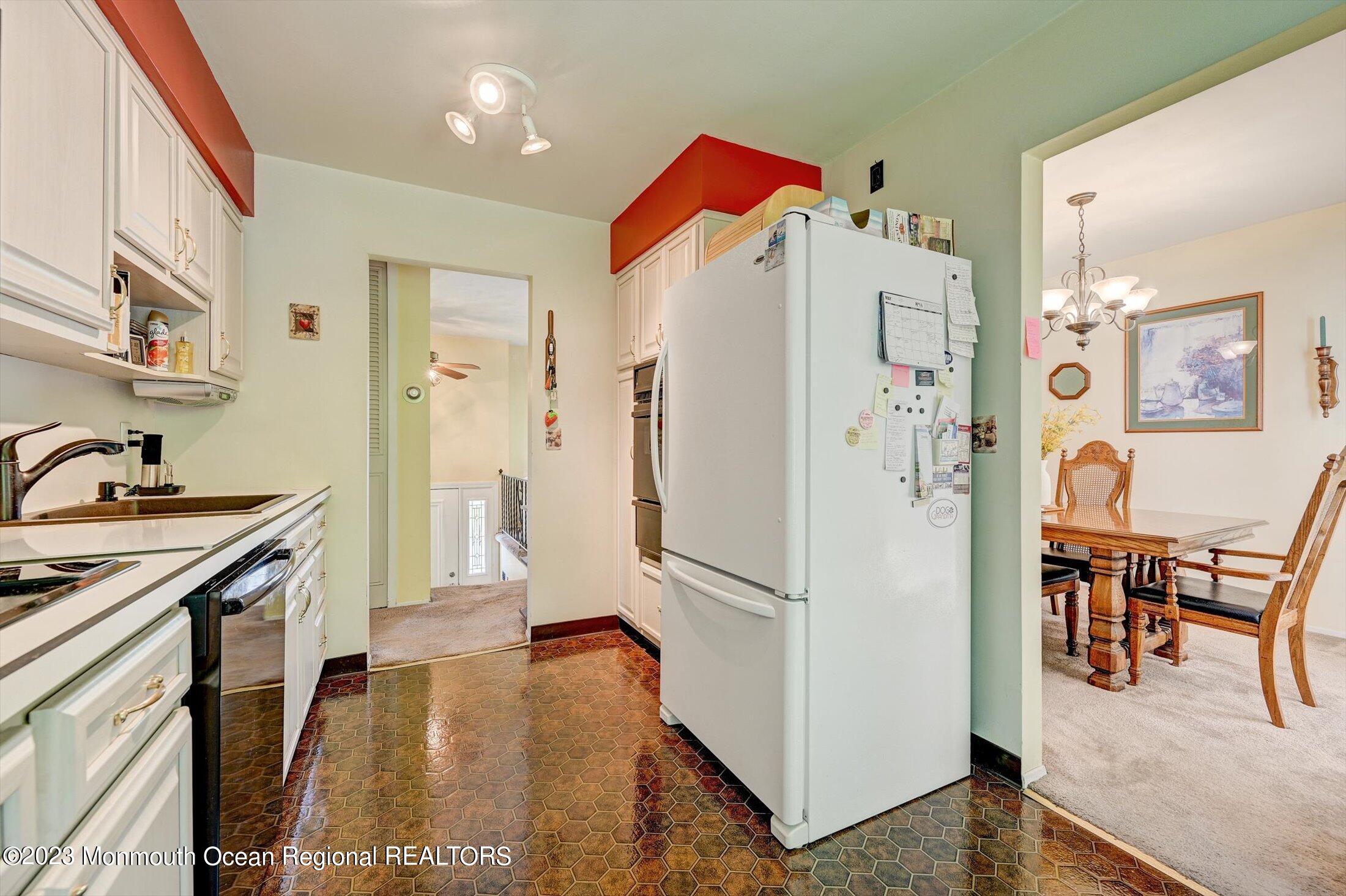 10 Iris Drive Jackson, NJ 08527 - Photo 17 of 39 15-38116592