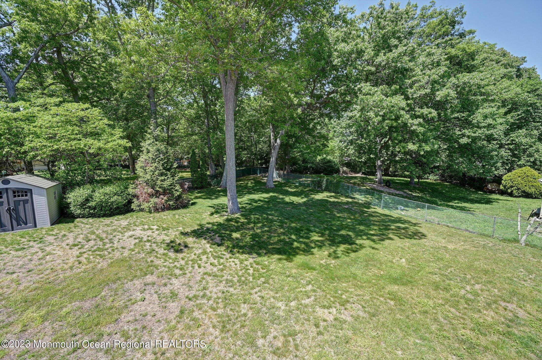 10 Iris Drive Jackson, NJ 08527 - Photo 35 of 39 33-38116903