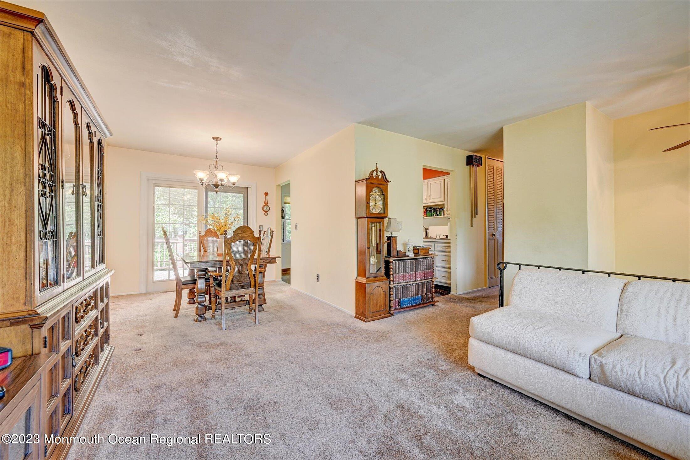 10 Iris Drive Jackson, NJ 08527 - Photo 9 of 39 07-38116481