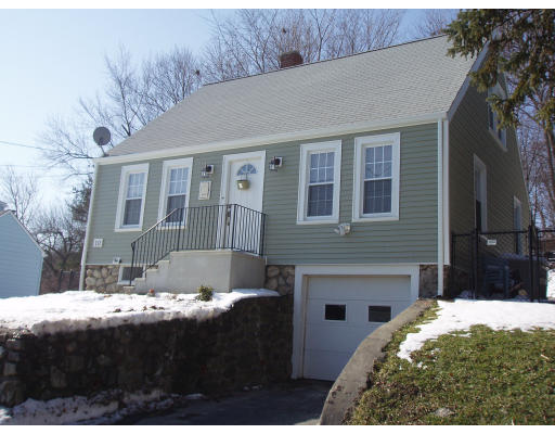 10 Harwich Street Worcester, MA 01607 - Photo 1 of 14 Gallery Image 1