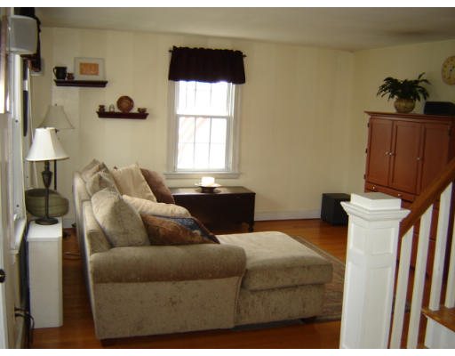 10 Harwich Street Worcester, MA 01607 - Photo 3 of 14 Gallery Image 3