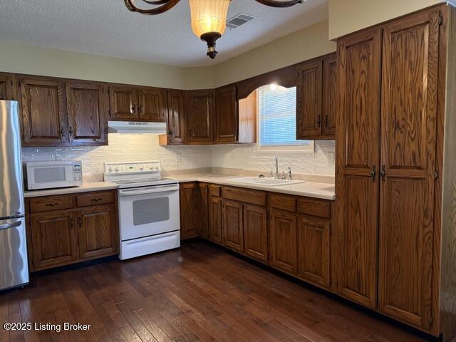 8930 Bardstown Road Elizabethtown, KY 42701 - Photo 7 of 40 IMG_1527