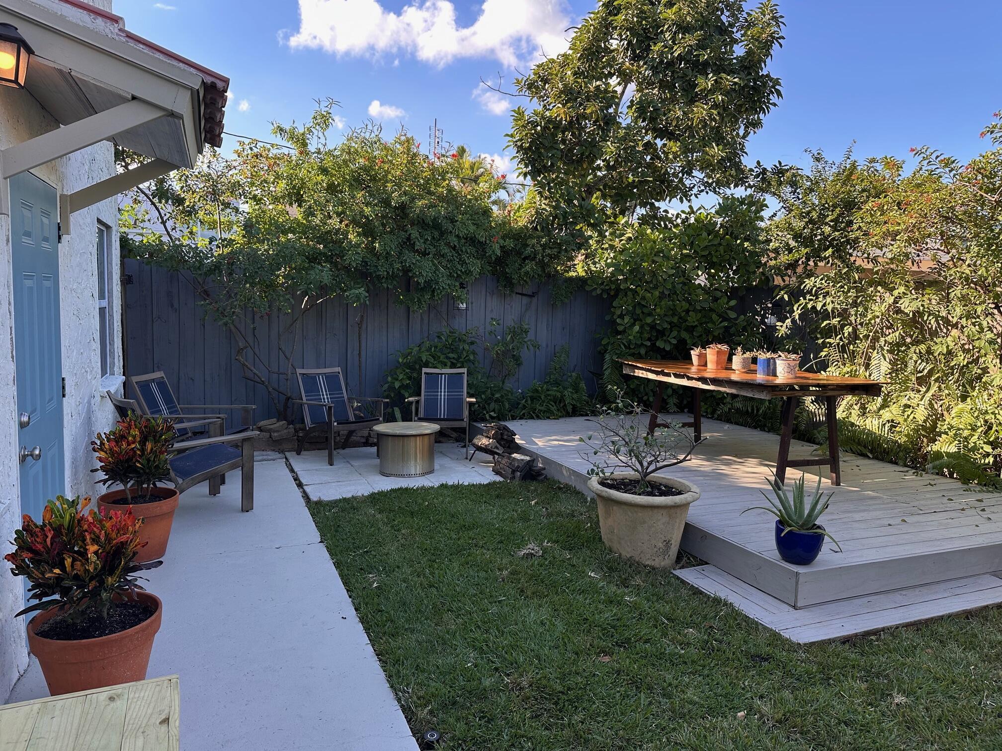 4707 Garden Avenue West Palm Beach, FL 33405 - Photo 14 of 14 Deck