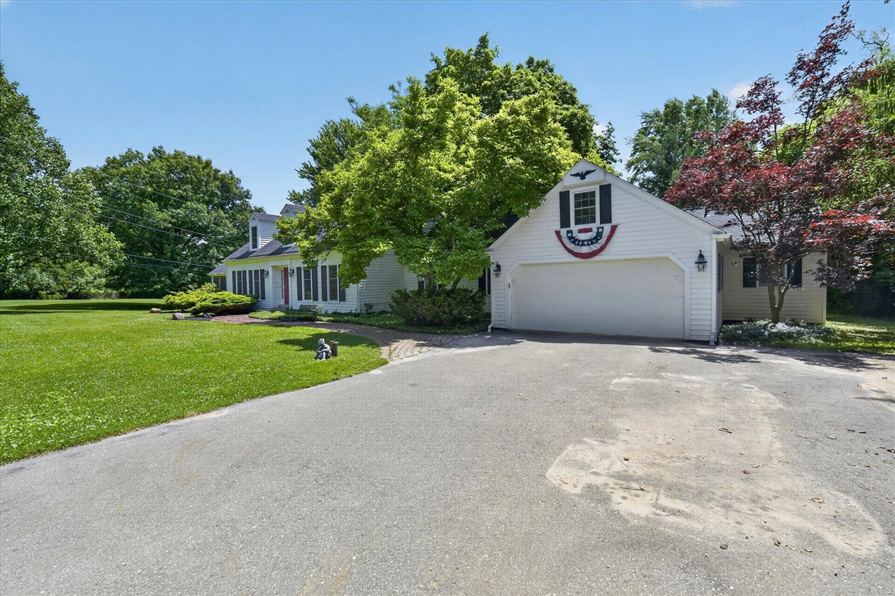 48377 Gyde Road Canton, MI 48187 - Photo 4 of 96