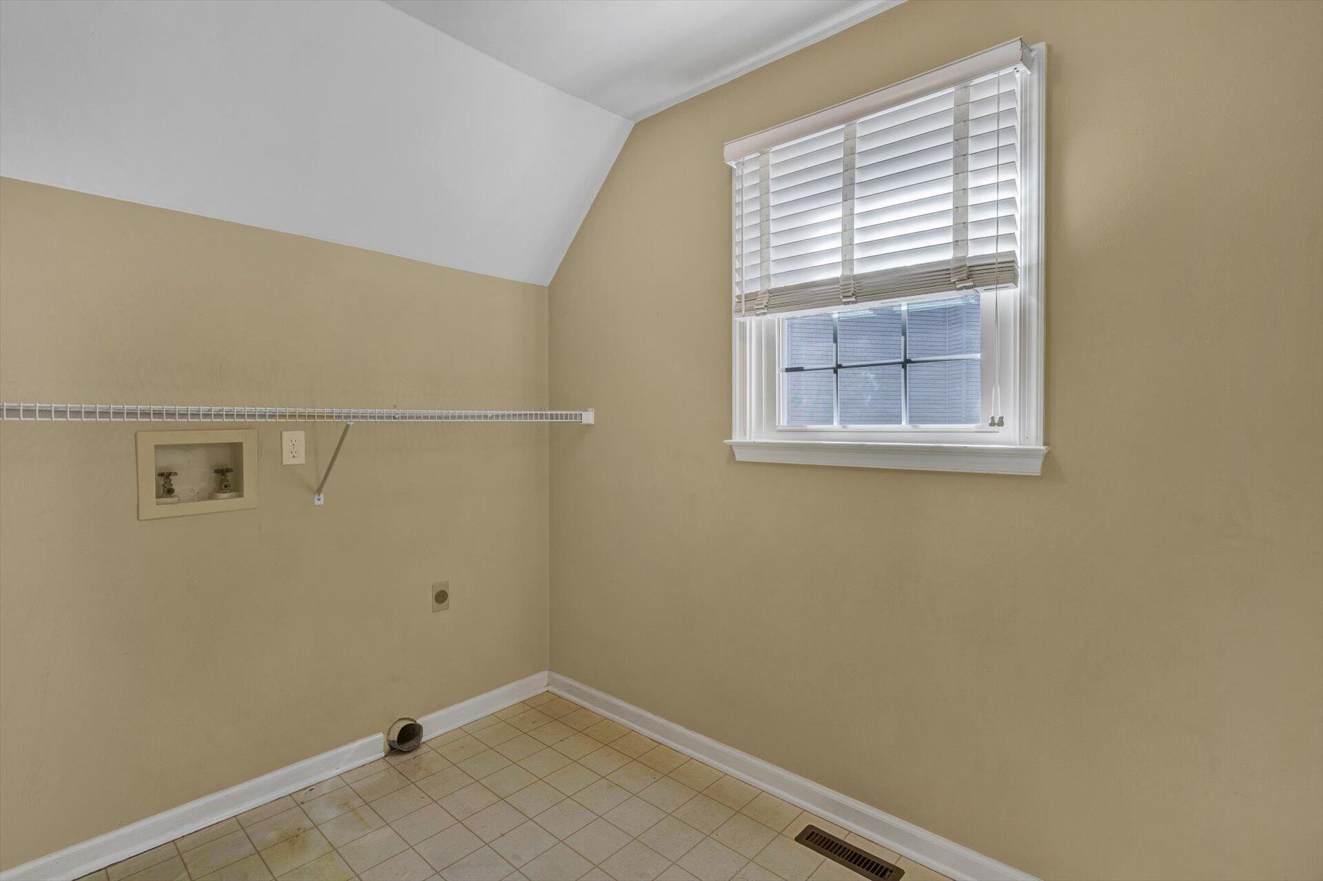 4317 Rte 2054 Roanoke, VA 24018 - Photo 16 of 47 Laundry_4317_Fox Chase Ct