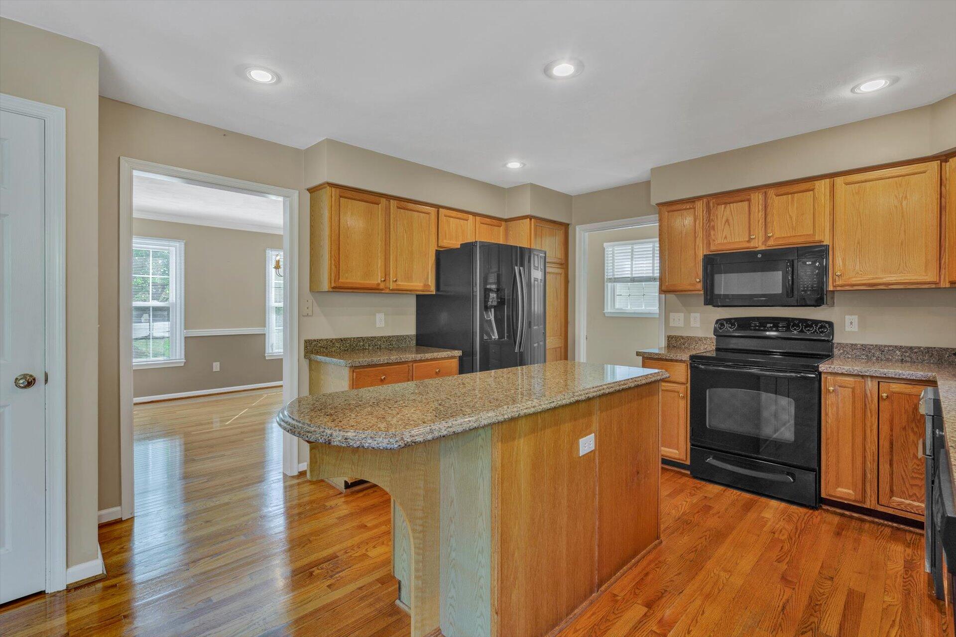 4317 Rte 2054 Roanoke, VA 24018 - Photo 17 of 47 Kitchen-3_4317_Fox Chase Ct