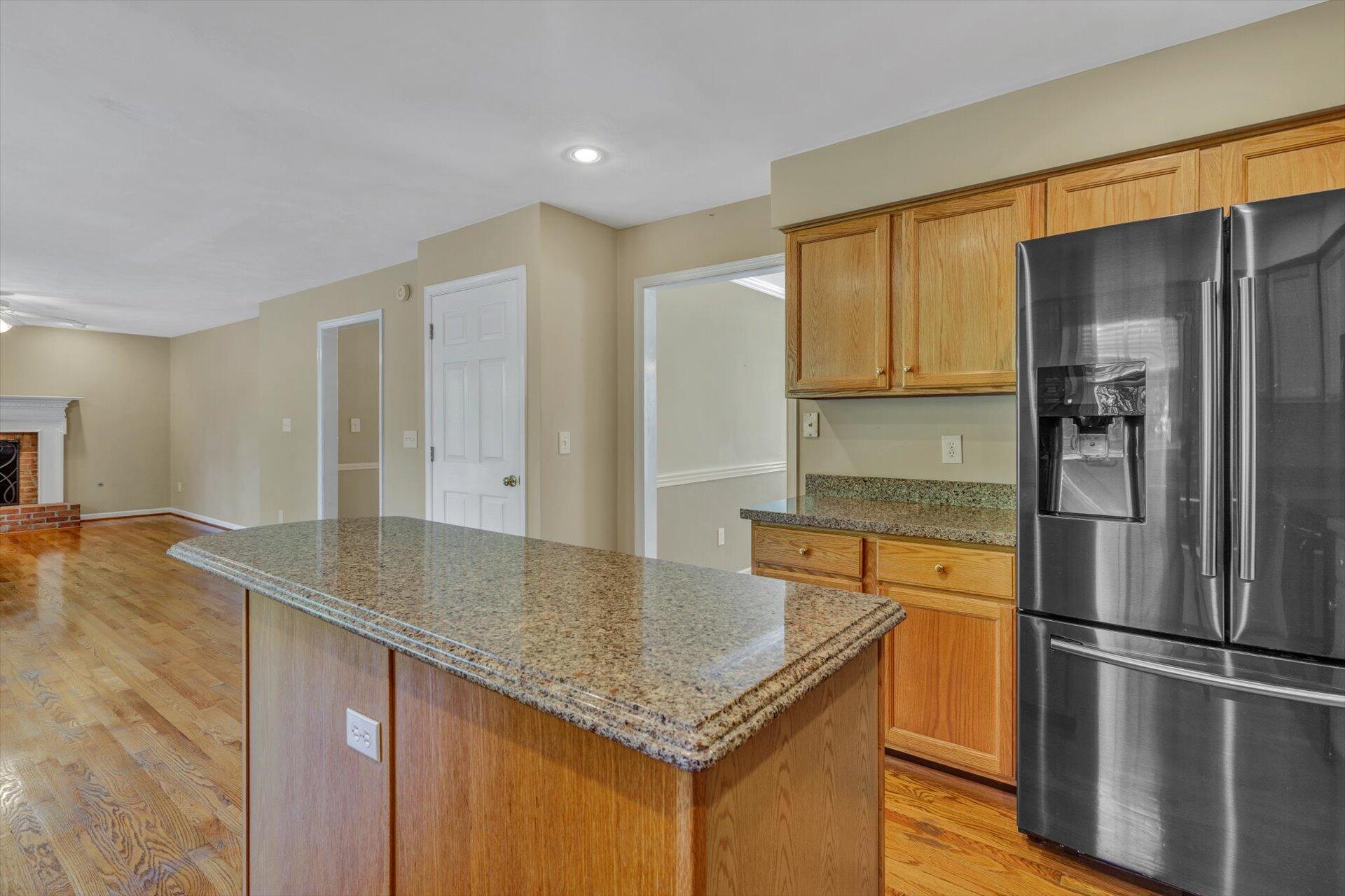 4317 Rte 2054 Roanoke, VA 24018 - Photo 18 of 47 Kitchen-4_4317_Fox Chase Ct