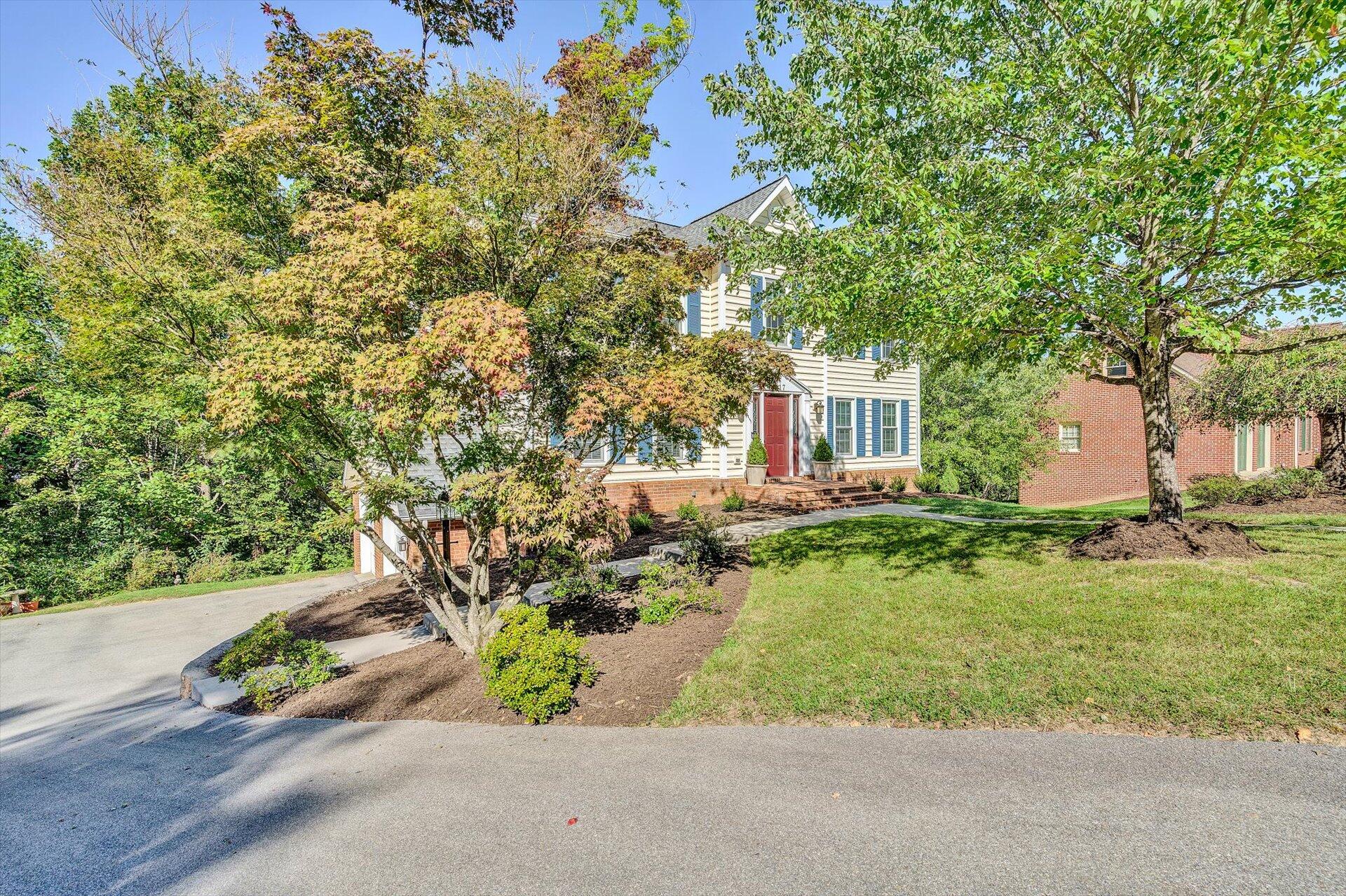 4317 Rte 2054 Roanoke, VA 24018 - Photo 46 of 47 Front_Right_4317_Fox Chase Ct
