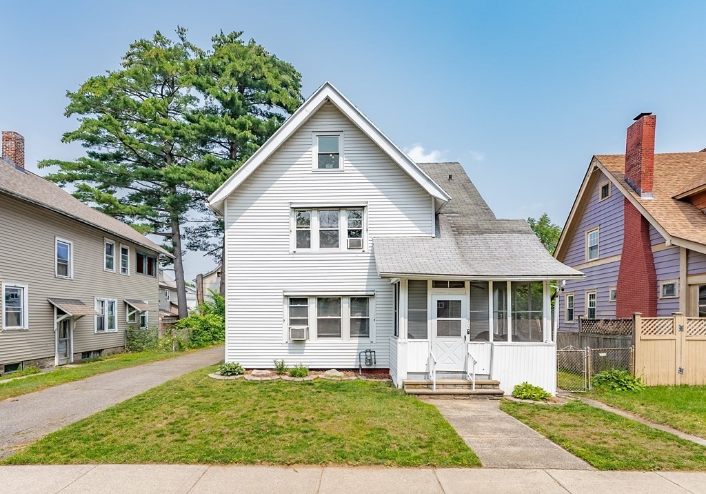 30 Burton Street Springfield, MA 01108 - Photo 1 of 31 Gallery Image 1