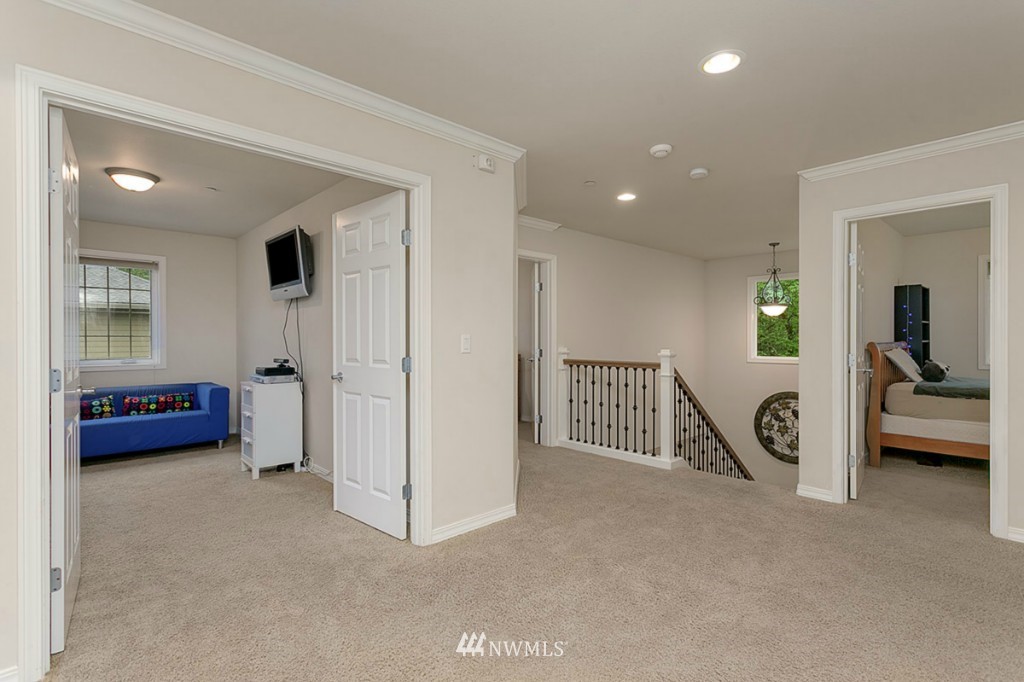 903 South 34th Place Renton, WA 98055 - Photo 11 of 18 Gallery Image 11
