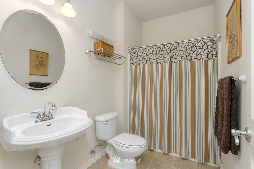 903 South 34th Place Renton, WA 98055 - Photo 9 of 18 Gallery Image 9