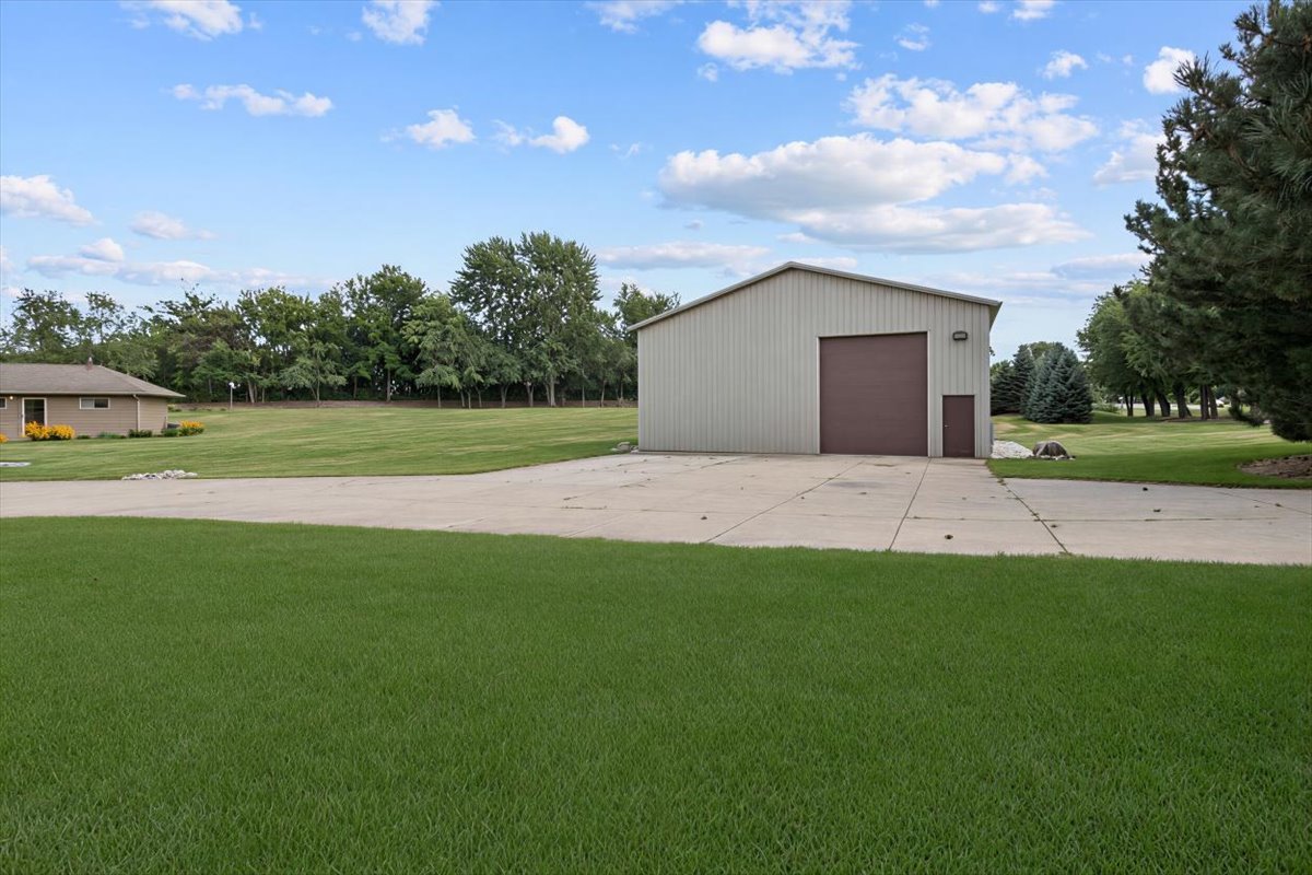 27175 North Gilmer Road Mundelein, IL 60060 - Photo 6 of 42 Gallery Image 6