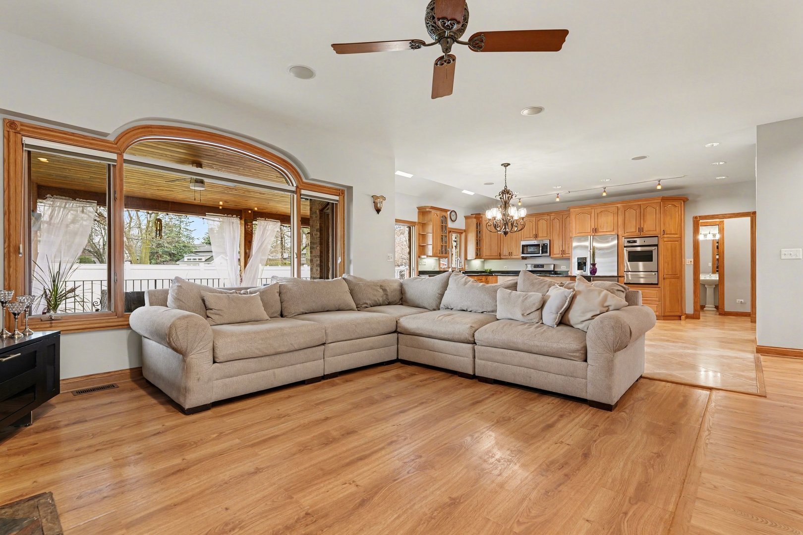 2975 Glenview Road Glenview, IL 60025 - Photo 10 of 60 Gallery Image 10
