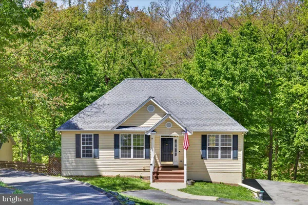 $369,000 | 18 Chickasaw Place, Charlottesville, VA 22902