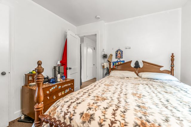 a bed room with a bed