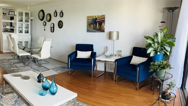 $2,300 | 800 Northeast 195th Street, Unit 605, Miami, FL 33179