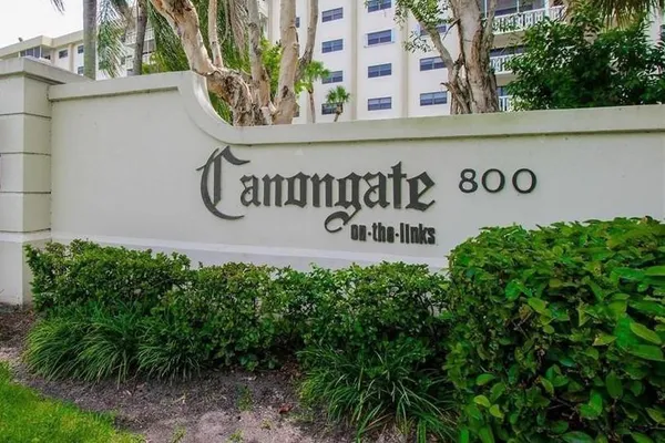 $2,300 | 800 Northeast 195th Street, Unit 605, Miami, FL 33179