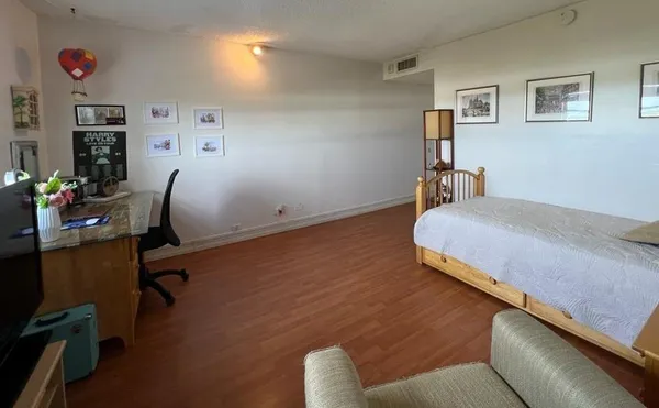 $2,300 | 800 Northeast 195th Street, Unit 605, Miami, FL 33179