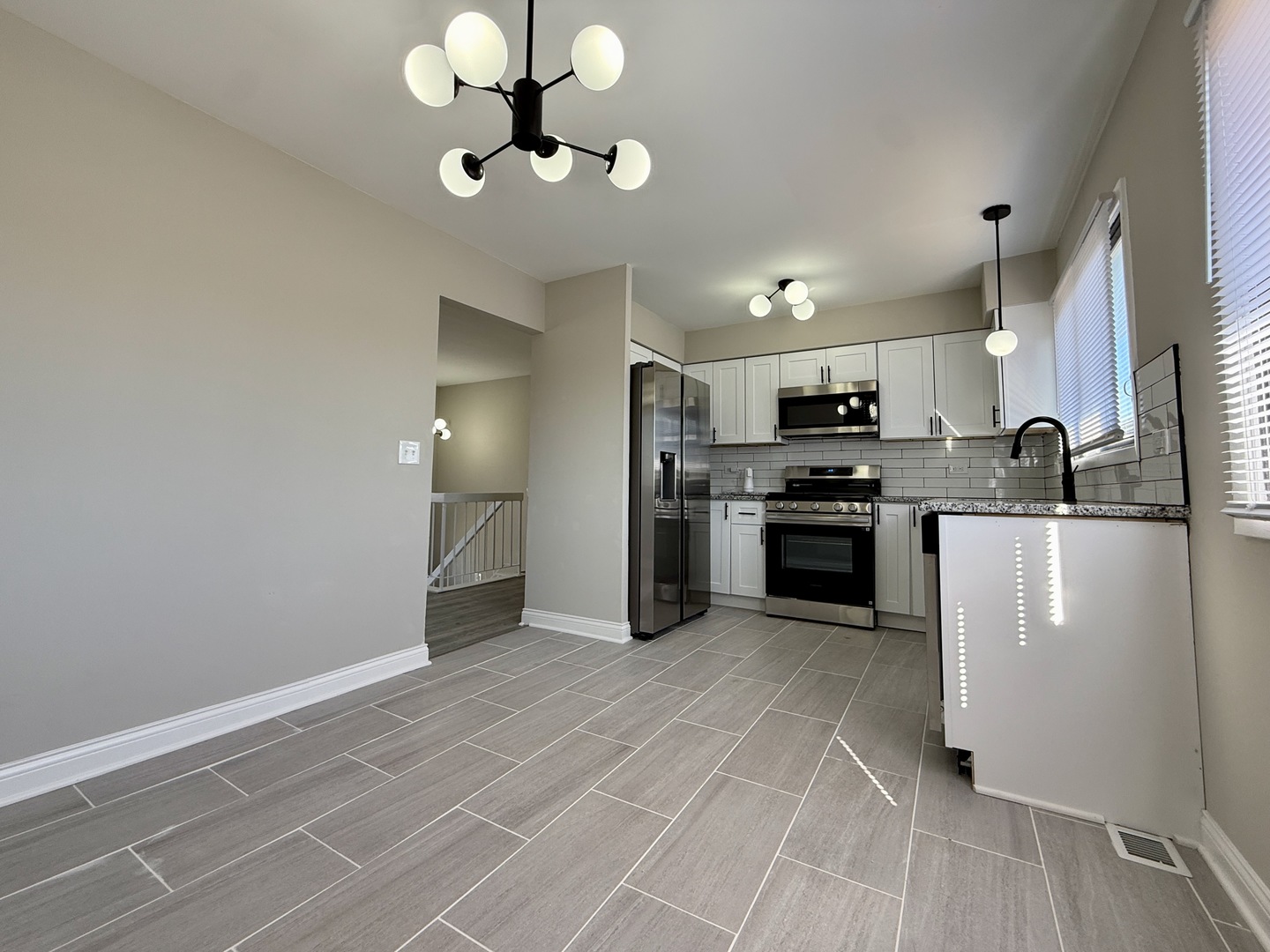 133 Deerpath Road Matteson, IL 60443 - Photo 8 of 25 Gallery Image 8