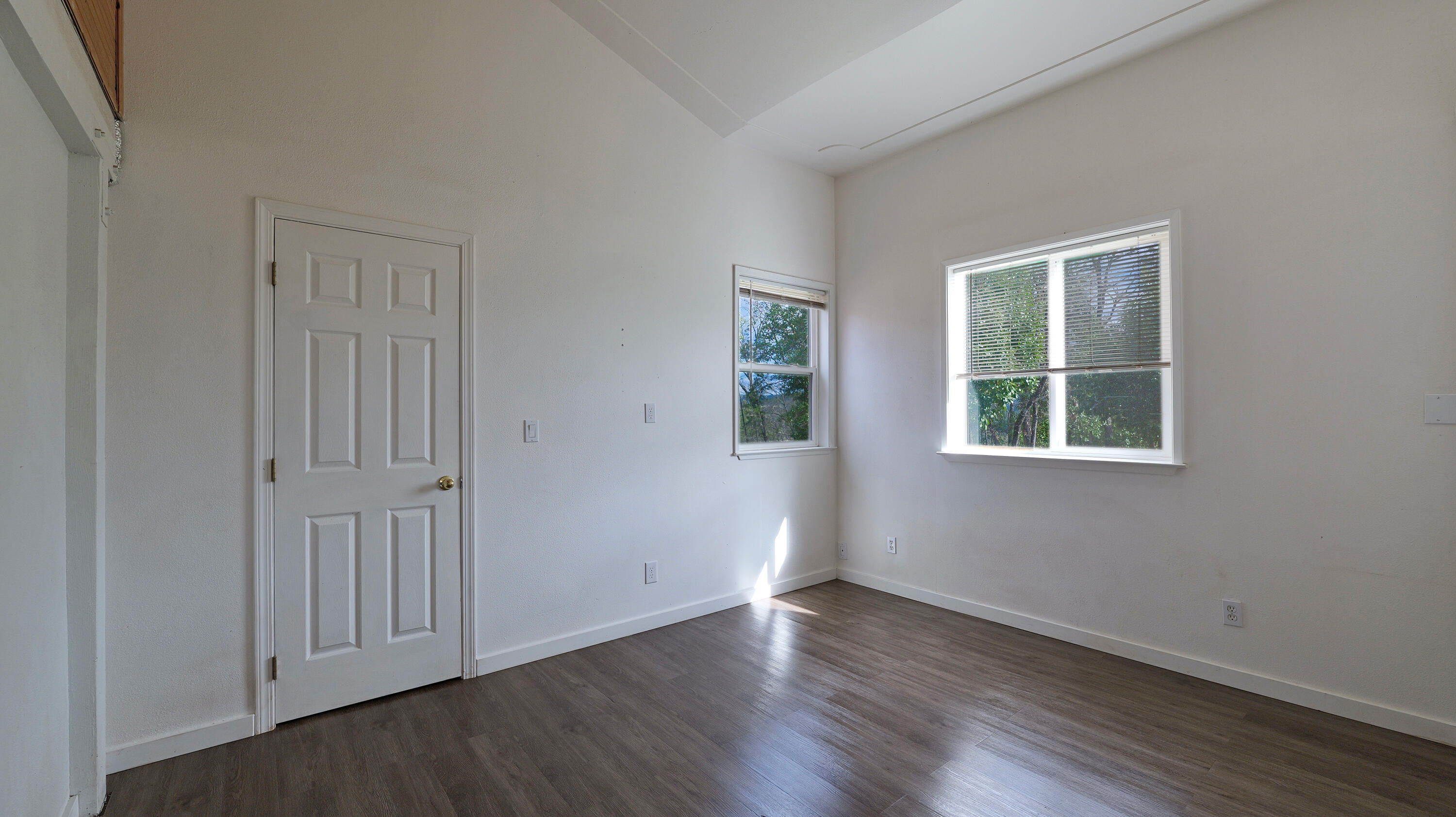 509 Derby Road Eagle Point, OR 97524 - Photo 13 of 49 Primary Bedroom