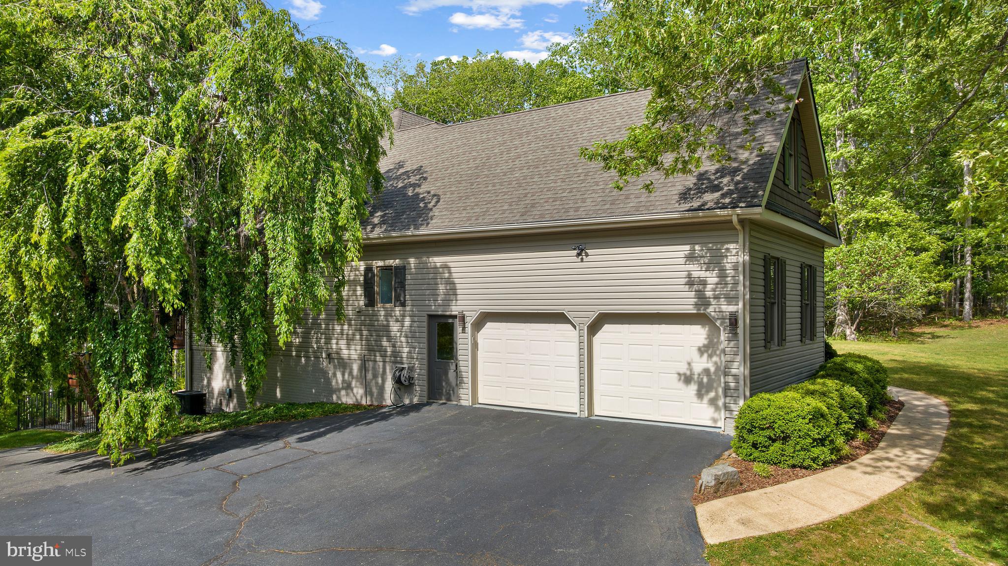 136 Holly Berry Road Fredericksburg, VA 22406 - Photo 4 of 75 Gallery Image 4