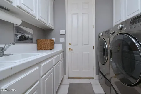 $2,200,000 | 31775 Oak Ranch Court, Westlake Village, CA 91361