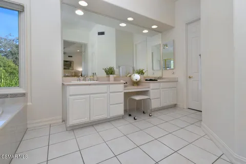 $2,200,000 | 31775 Oak Ranch Court, Westlake Village, CA 91361