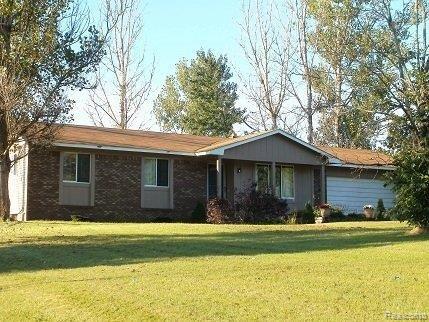 13635 Rattalee Lake Road Davisburg, MI 48350 - Photo 1 of 13 13635 Rattalee Lake main.JPG