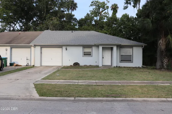 $1,900 | 1061 Oak Forest Circle, Port Orange, FL 32129