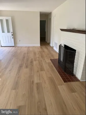 $3,300 | 4969 34th Street North, Arlington, VA 22207