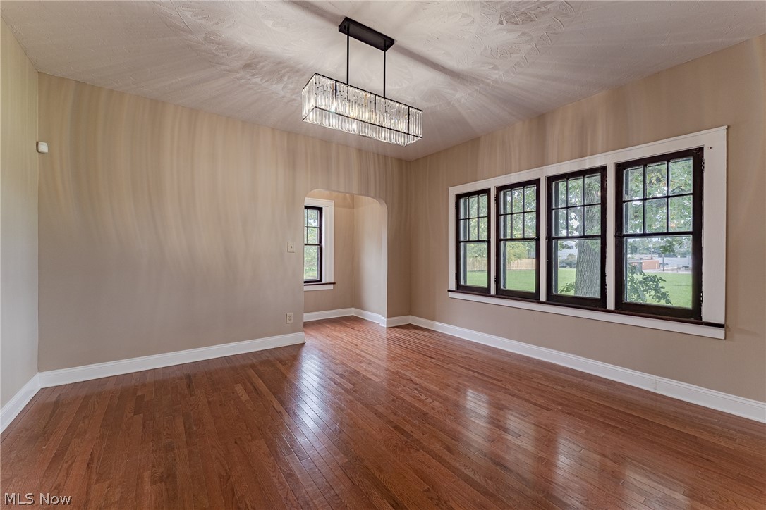 3893 Mayfield Road Cleveland, OH 44121 - Photo 10 of 35