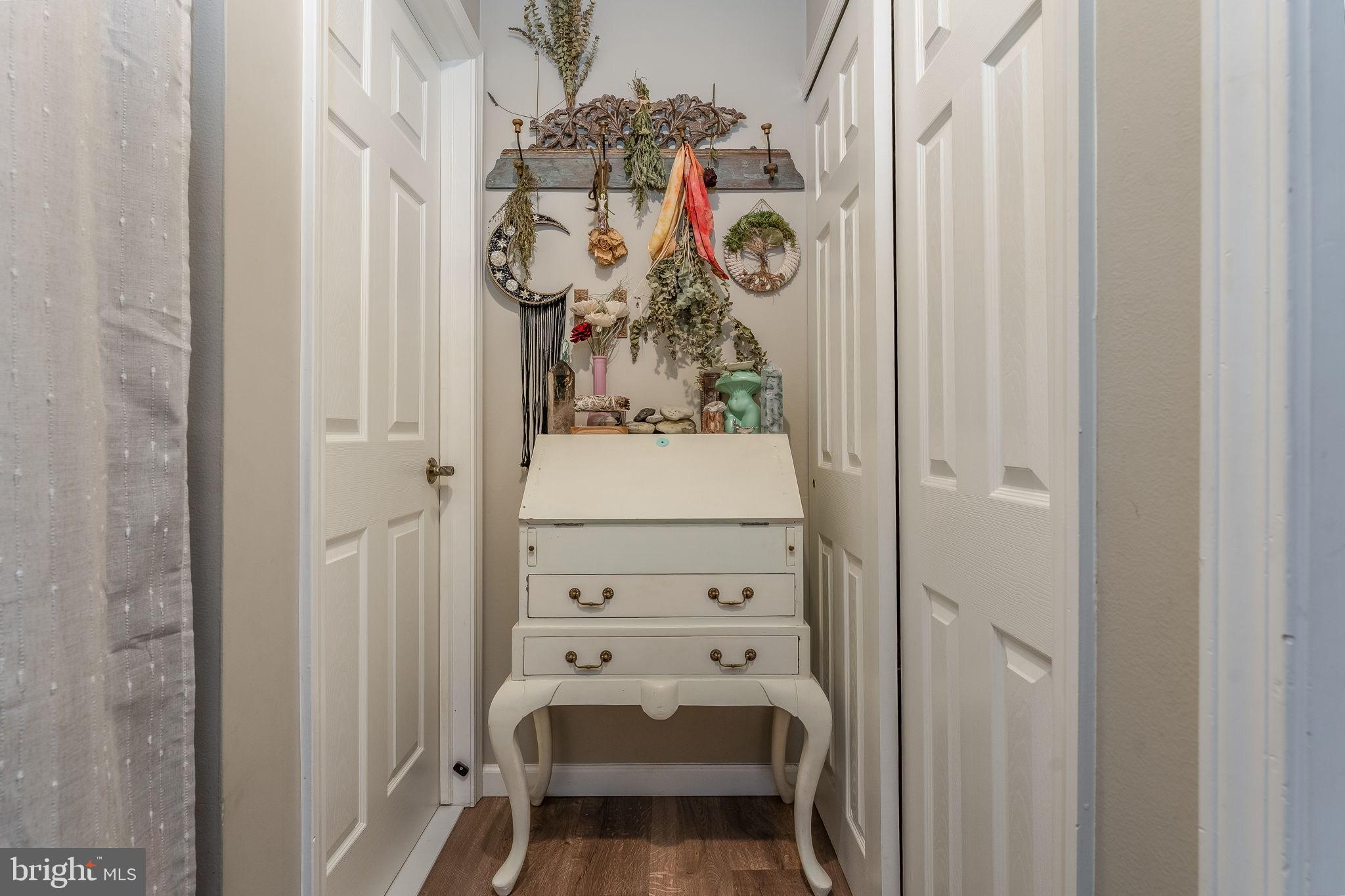 32 Azalea Circle Jackson, NJ 08527 - Photo 14 of 31 Charming hallway with vintage flair.