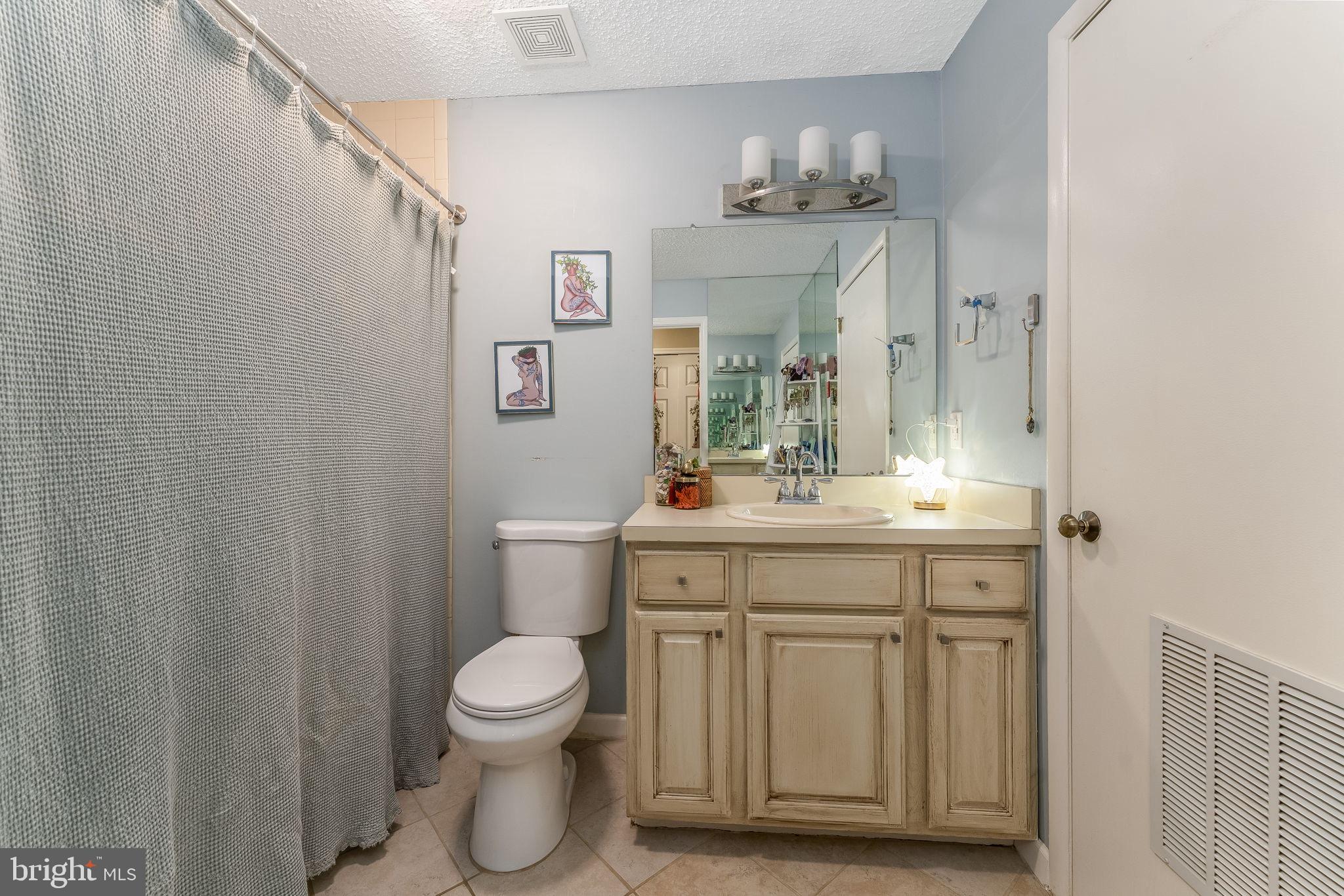 32 Azalea Circle Jackson, NJ 08527 - Photo 18 of 31 Charming bathroom with serene hues.