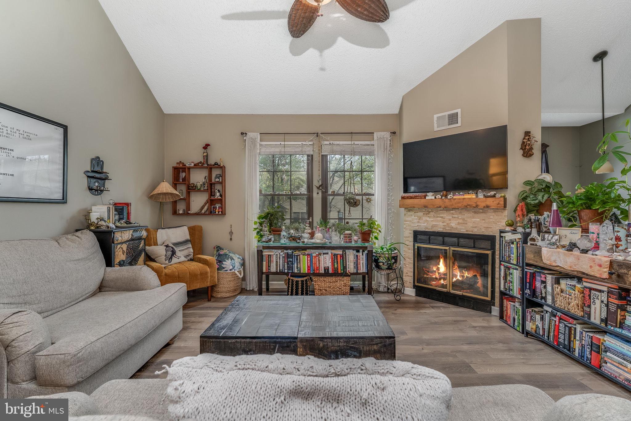 32 Azalea Circle Jackson, NJ 08527 - Photo 5 of 31 Cozy living space with warm ambiance.