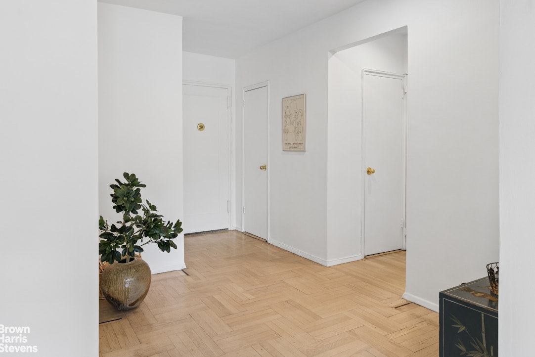 640 West 239th Street, Unit 2F Bronx, NY 10463 - Photo 10 of 17