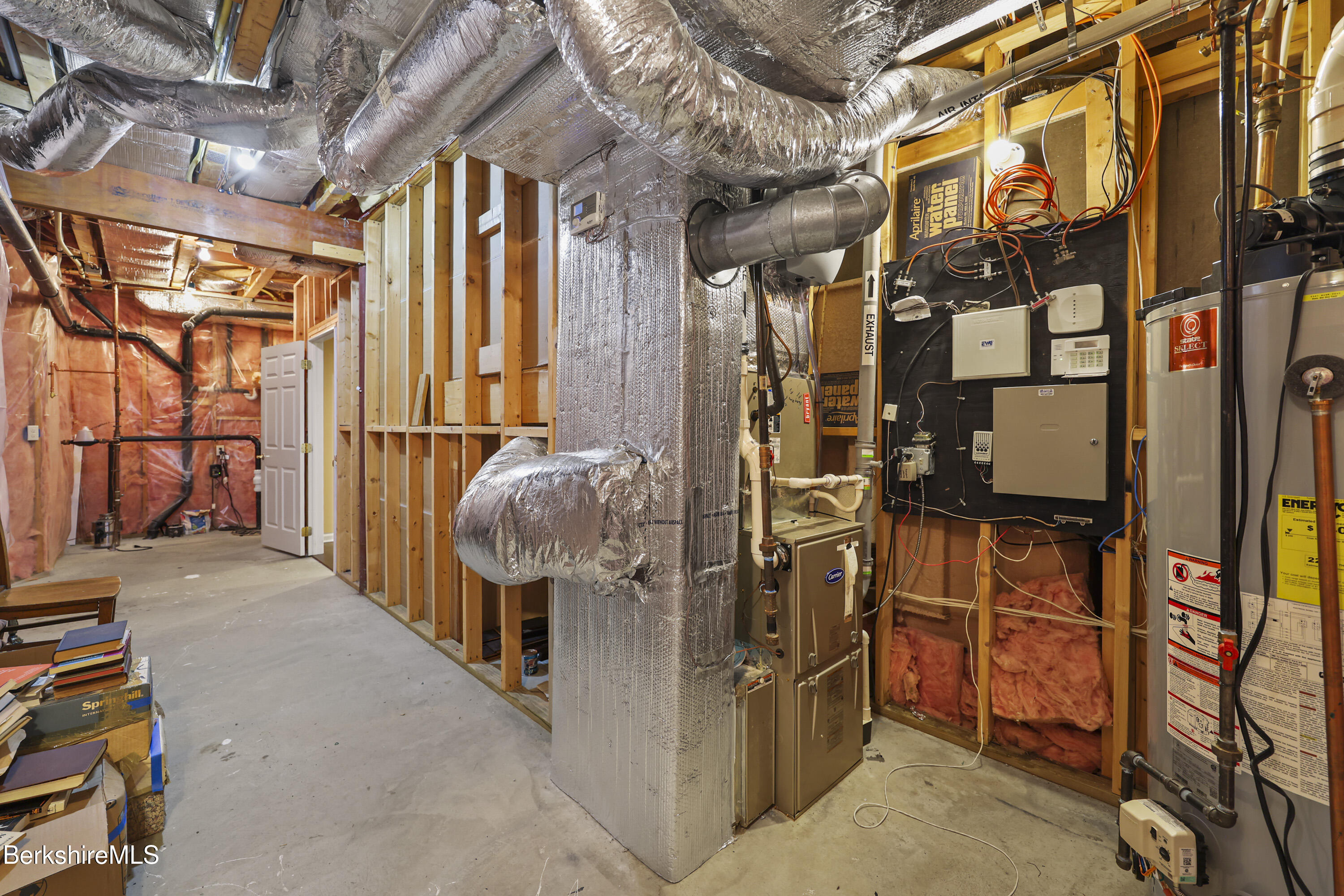 2 Amy Court Pittsfield, MA 01201 - Photo 47 of 50 a view of a pathway of a building